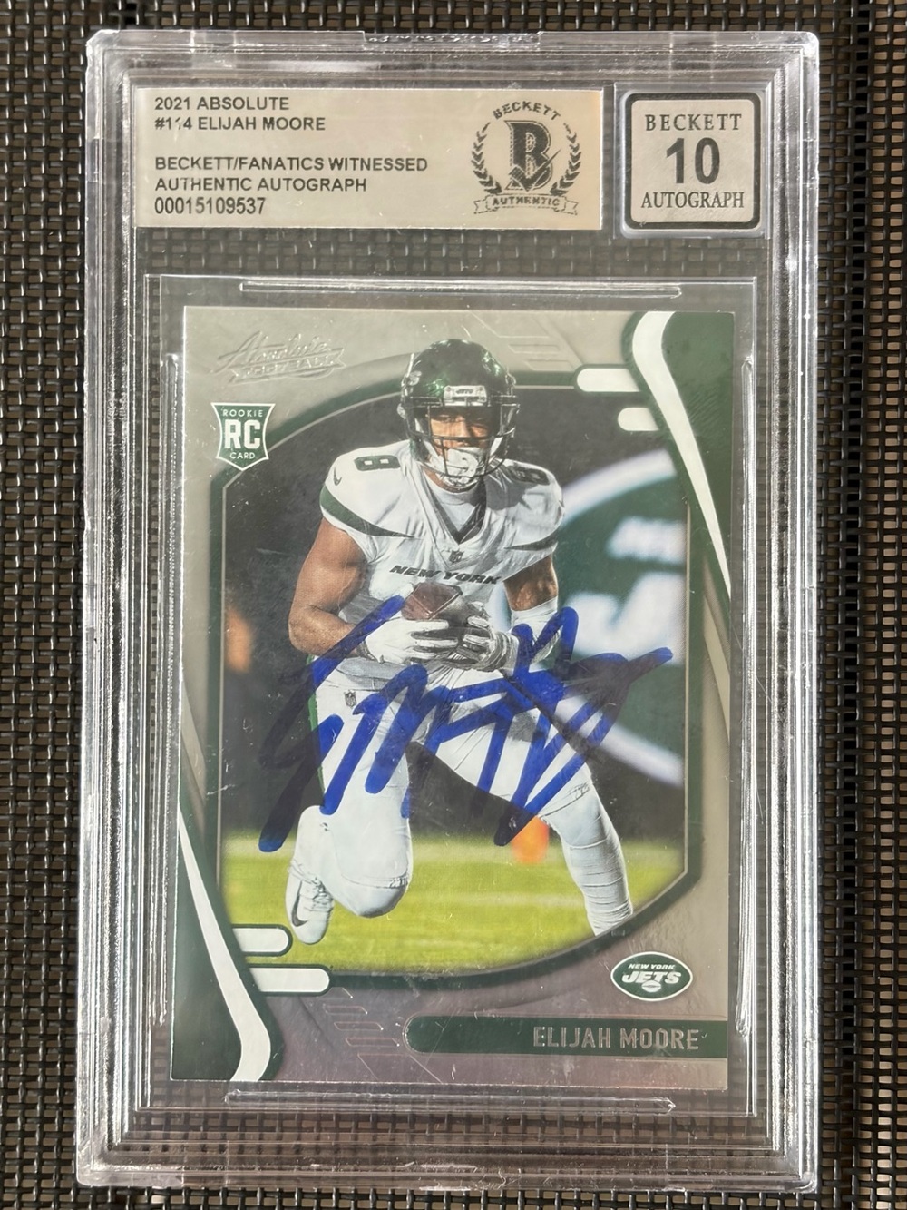 2021 Panini Absolute Elijah Moore RC #114 On Card Auto BECKETT/FANATICS 10 JETS